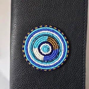 Etui Porte-Passeport en Cuir Grainé Blue Foncé & Pastille Masai