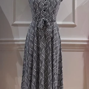 Robe Longue Sari Blanche & Noire Rétro
