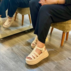 Violious – Sandales à plateforme en Beige