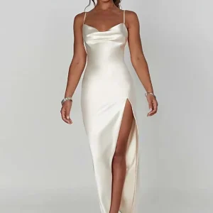 Robe longue fendue satin