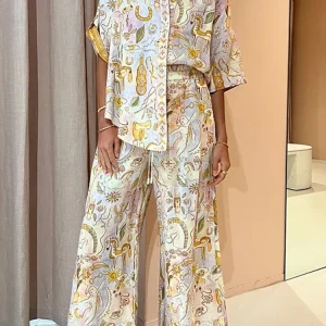 "Éclat Cosmique" Ensemble Estival Élégant – Chemise à Manches Courtes et Pantalon Large