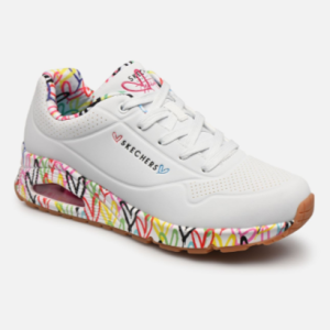 Tennis femme Semelle compensée Lacet blanc ou multicolore SKECHERS coloris blanc graffitis cœurs multicolores