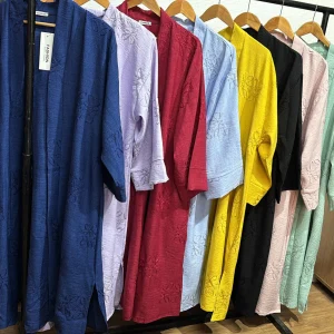 Kimono Long Femme à Motifs Brodés – Tissu Léger et Élégant