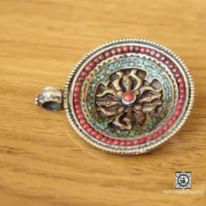 "Cœur de Dorje" - Amulette Népalaise en Turquoise et Corail