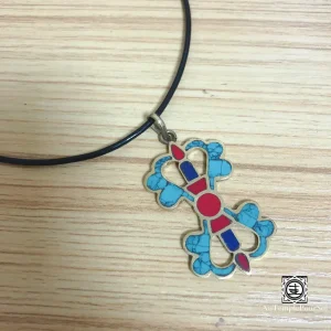 "Croisée Tibétaine" - Pendentif en Laiton avec Turquoise, Lapis et Corail