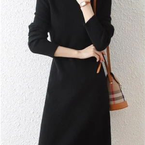 Robe noire hiver col roulé
